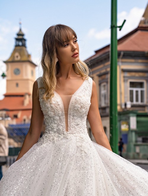 https://elisebride.ro/images/stories/virtuemart/product/18 Aria       (2).jpg